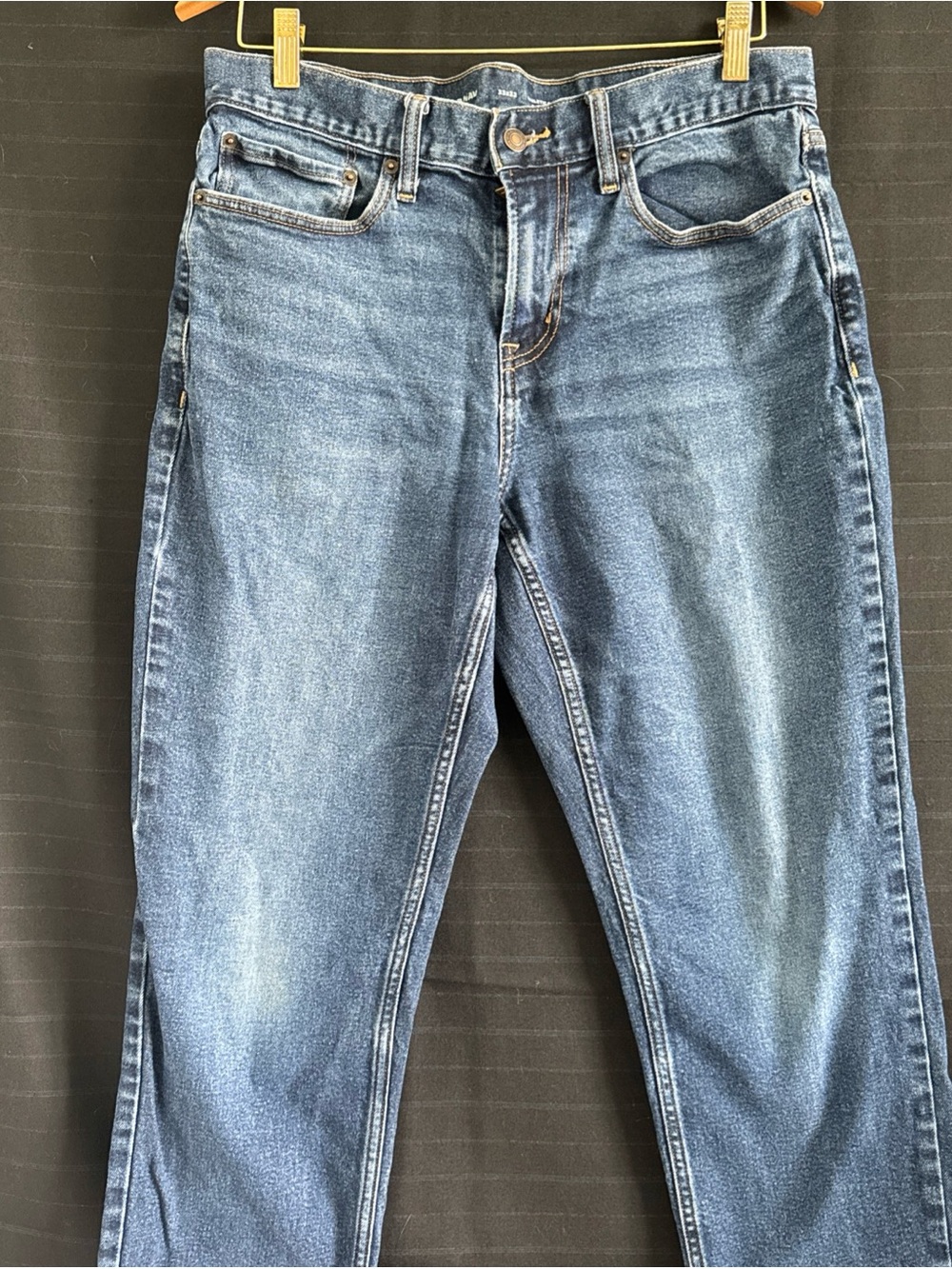 Old Navy Athletic Taper Built In Flex Blue Denim Jeans Mens 33 x 32 Medium Wash